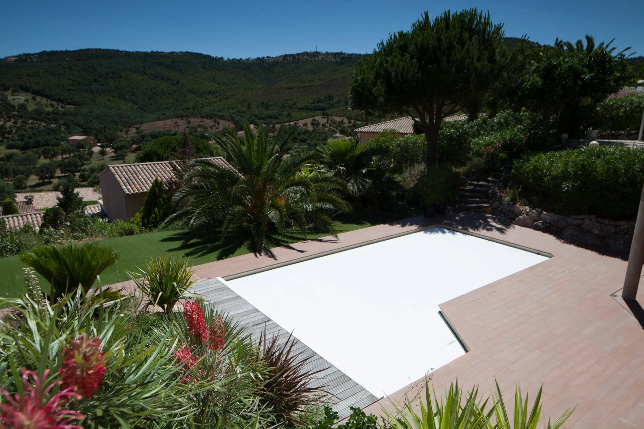 Volet immergé piscine